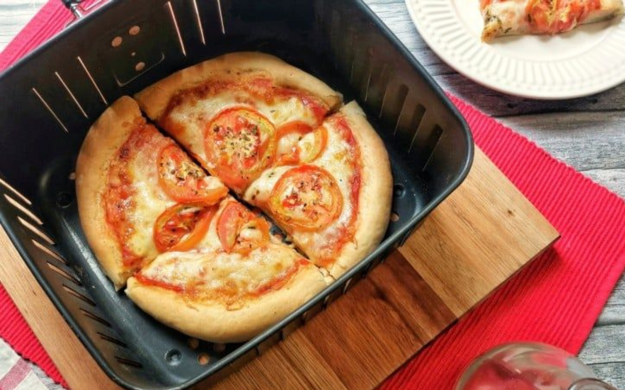 meus filhos ficam doidos por Essa Mini Pizza na Airfryer que Fica Pronta em Minutos!