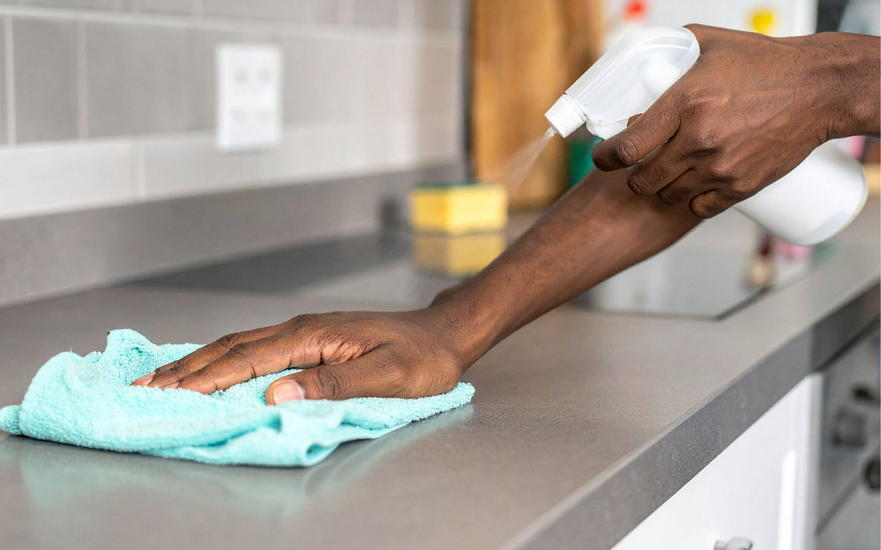 Spray Multiuso Caseiro: Limpeza Prática para Toda a Casa