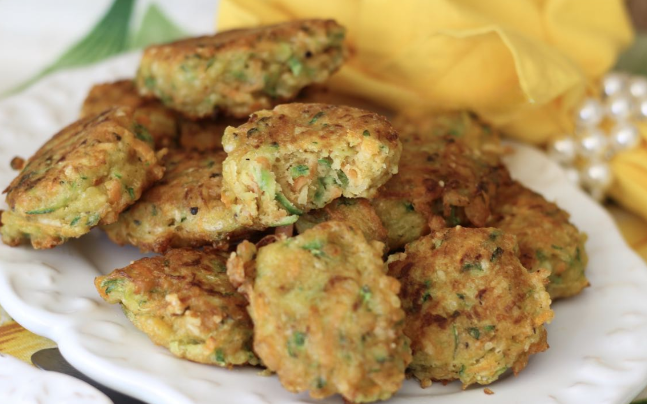 Faça Esses Bolinhos de Abobrinha e Cenoura Que todos Gostam Demais!