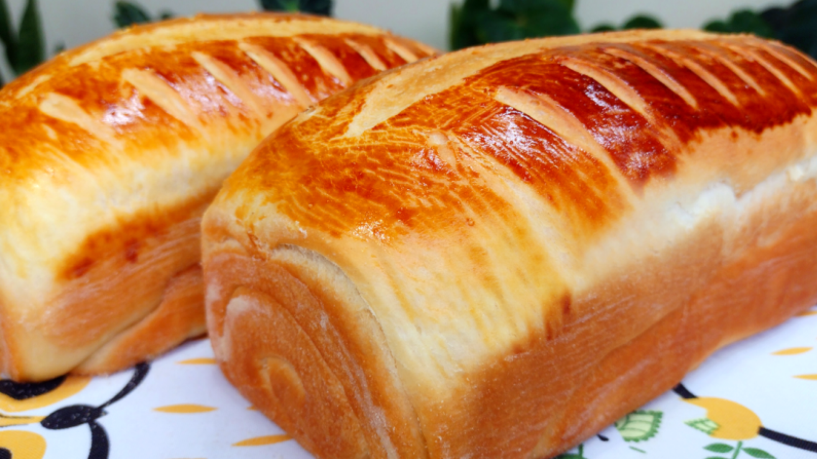 Quando Faço, Todo Mundo Adora Esse Pão Amanteigado Caseiro Fofinho – Fica Macio por Dias e Derrete na Boca!