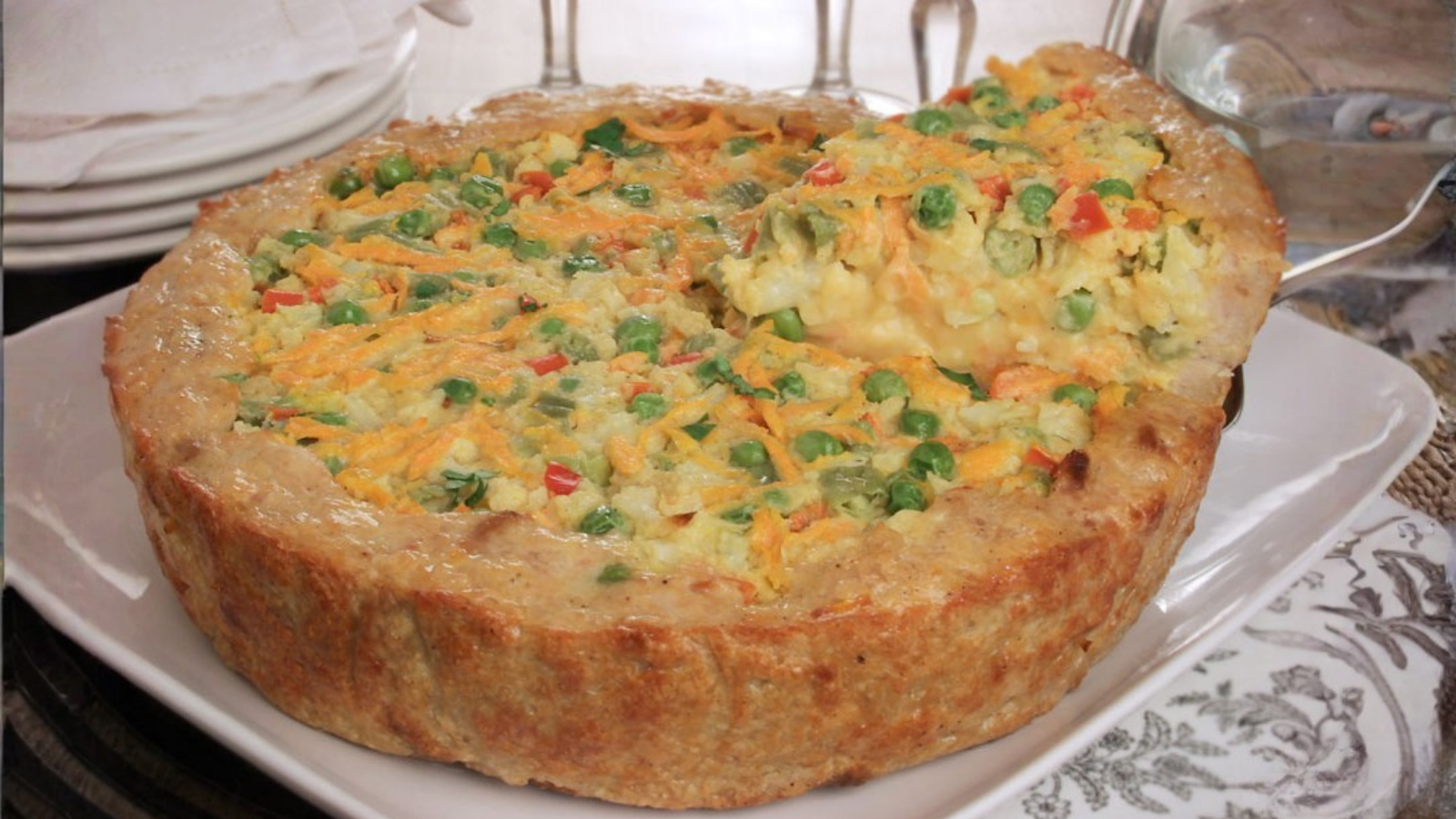 Fiz Essa Quiche de Frango com Legumes Tão Suculenta que Sumiu da Travessa em 10 Minutos – Todo Mundo Pediu a Receita!