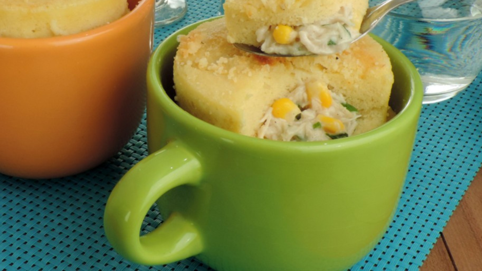 Essa Torta de Frango de Caneca Pronta em 10 Minutos Que Virou Minha favorita – um lanche rapido e fácil!