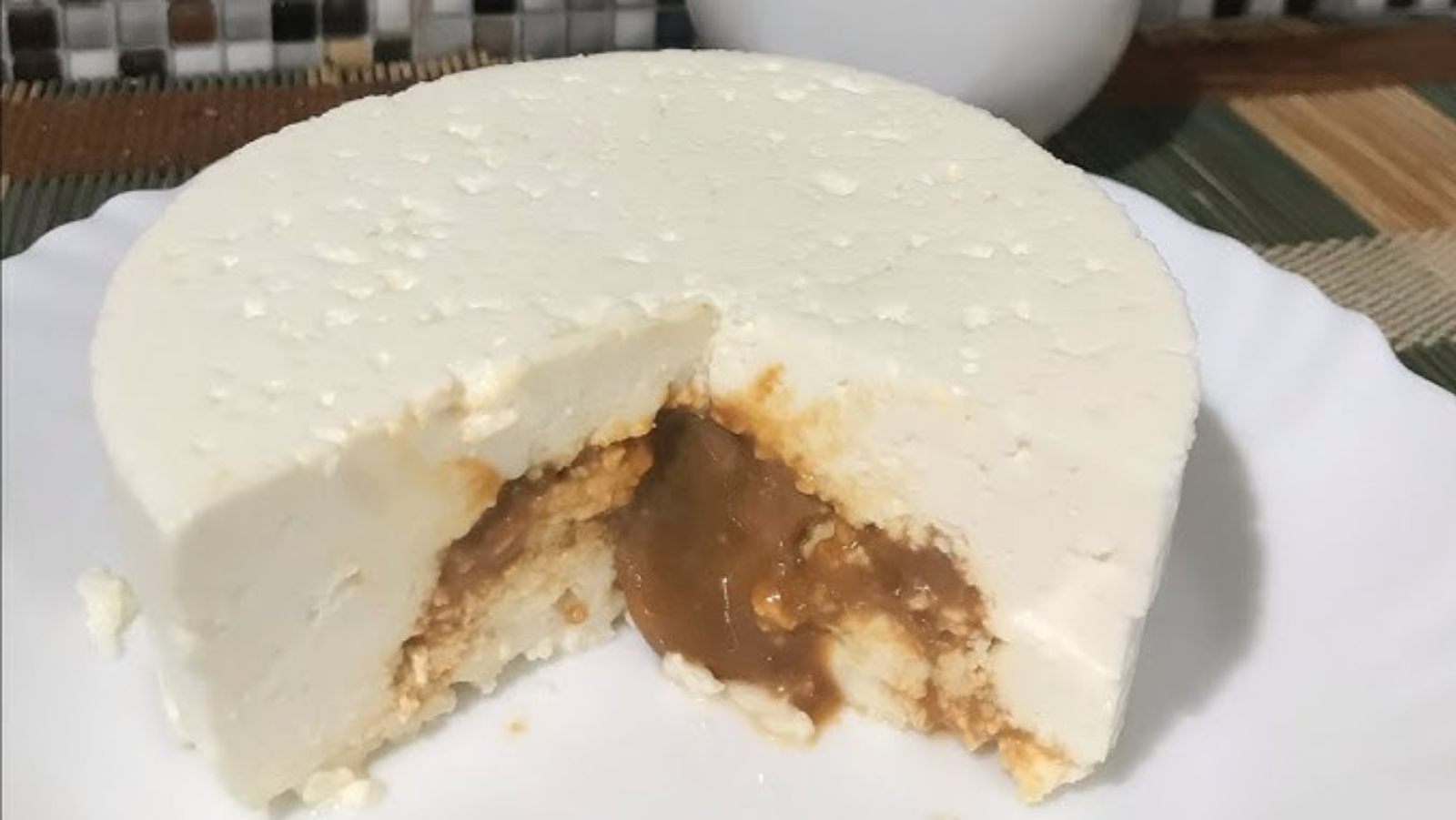 Esse Queijo Caseiro com Recheio de Leite Condensado,Fica Tão Cremoso Que Você Vai Querer Esconder Pra Comer Sozinha!
