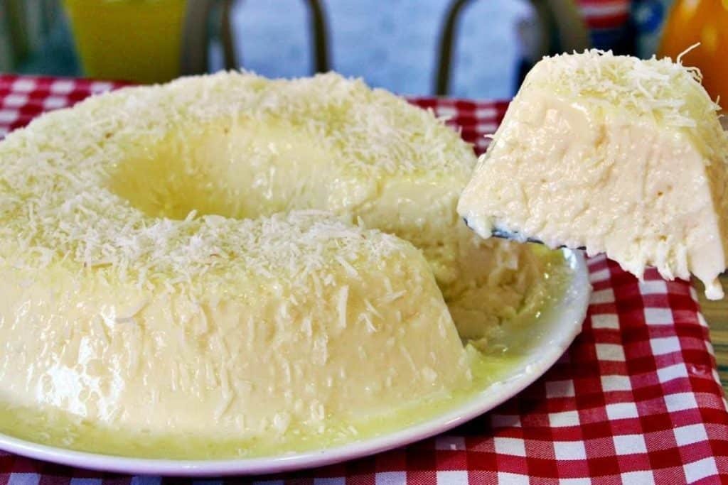 Fiz Esse Pudim Gelado de Coco “Pudim Nuvem” e Ficou super Leve e Cremoso. Some em 3 Minutos da Geladeira!