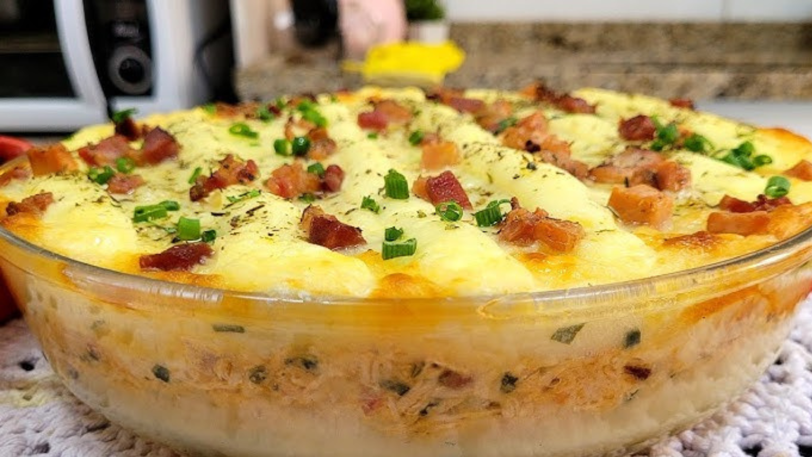 Fiz Essa Batata Recheada na Travessa e Parecia que Tinha Saído de Restaurante Chique – A Família Devorou em Minutos e Ainda Pediu Repetição!