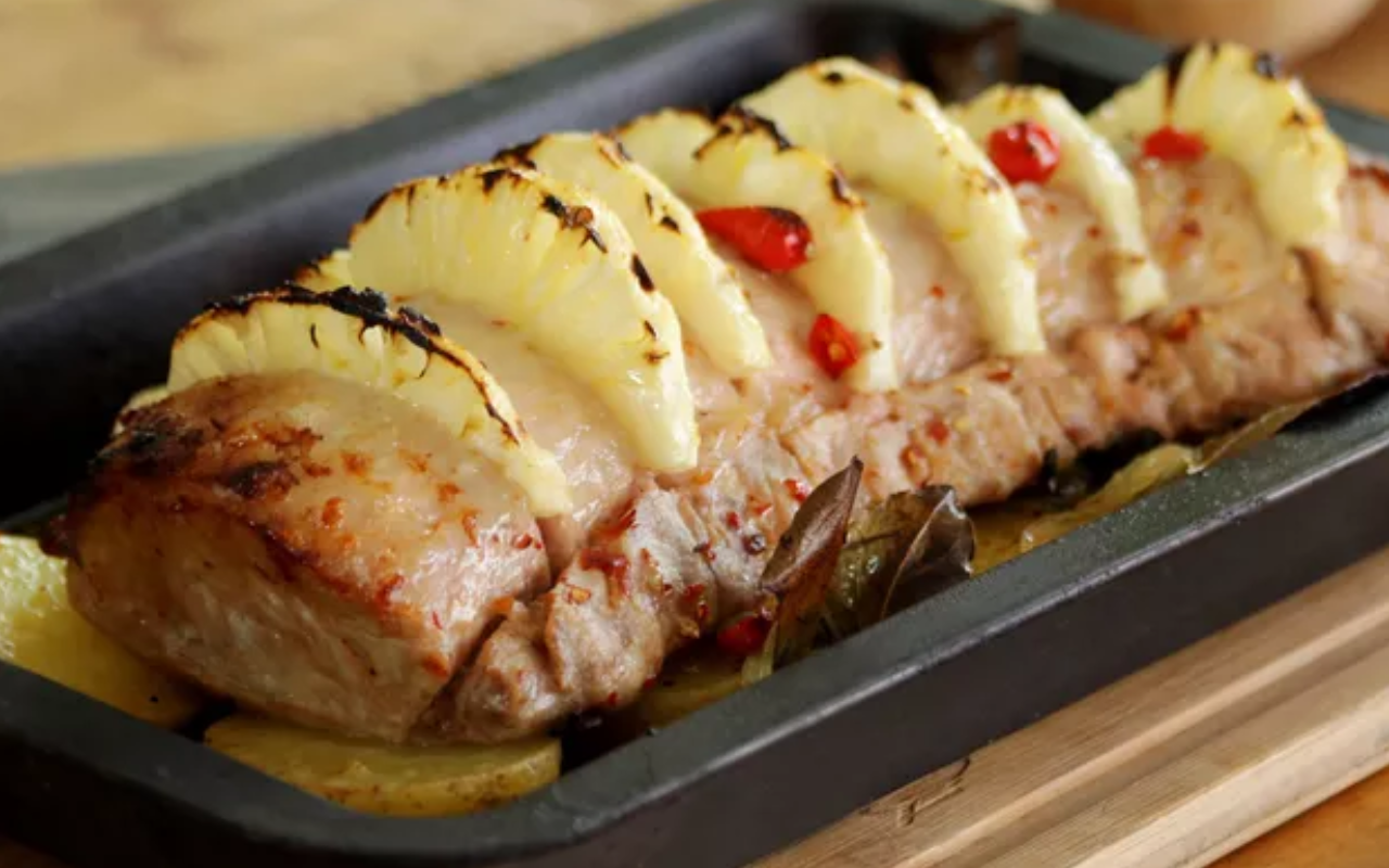 Lombo Marinado no Vinho com Abacaxi: A Receita Suculenta Que Vai Brilhar na Sua Ceia de Natal!