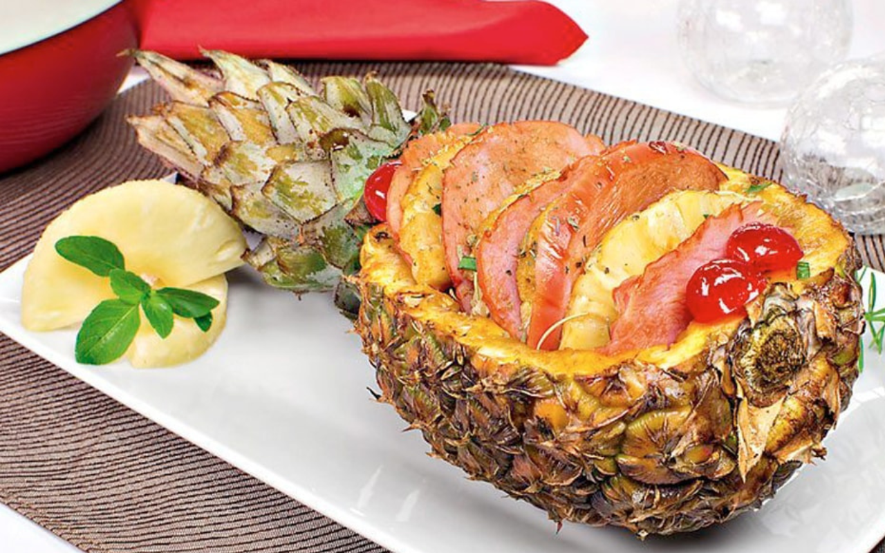 Esse Tender no Abacaxi Fica Tão Suculento Que Todo Mundo Pede a Receita – Faça na Sua Ceia e Surpreenda a Família!