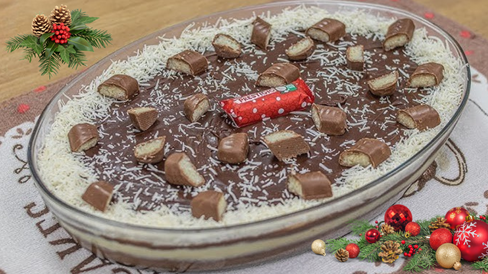 Essa sobremesa natalina Gelada na Travessa com Pedaços de Chocolate Prestígio – É a rainha das Sobremesas de Natal!