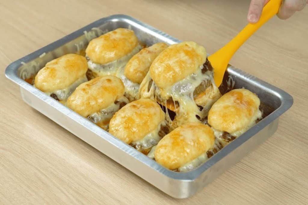 Batata Recheada com Carne Moída e Muito Queijo Derretido é Tão Gostosa Que Vai Ser o Primeiro Prato a Acabar na Ceia de Natal!