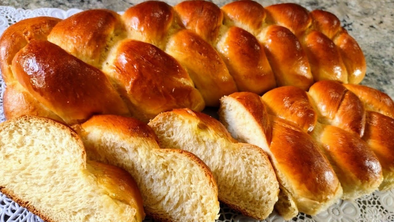 Essa Rosca Caseira Trançada Fica Tão Fofinha e Dourada Que Parece de Padaria – Quando Eu Faço, some antes do café esfriar!