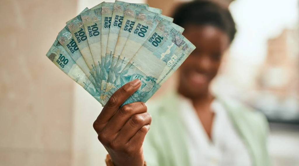 dona de casa Receba Dinheiro Toda Vez que Comprar no Supermercado