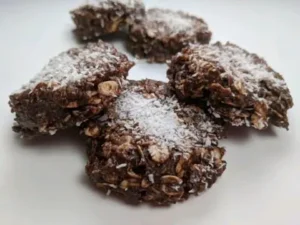 Biscoitos Não Assados de Coco e Chocolate Vegano saudáveis