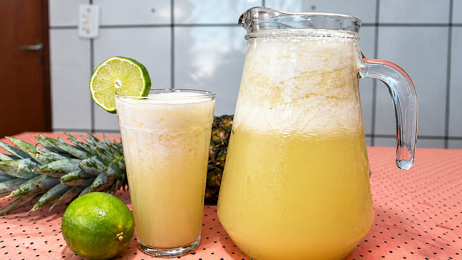 Suco Milagroso de Limão com Abacaxi: Beba Todo Dia e Veja a Barriga Diminuir!