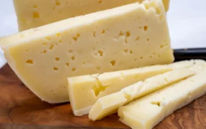 Queijo Caseiro Mineiro: Fácil de Fazer, Barato e Fica Tão Gostoso que você não vai mais comprar!