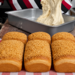 Pão de Amendoim Fofinho com Farofa Crocante, Some em Minutos!