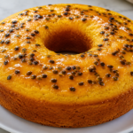 Bolo de Maracujá Fofinho com Calda de Maracujá